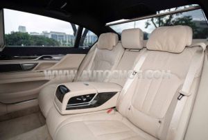Xe BMW 7 Series 730Li M Sport 2020