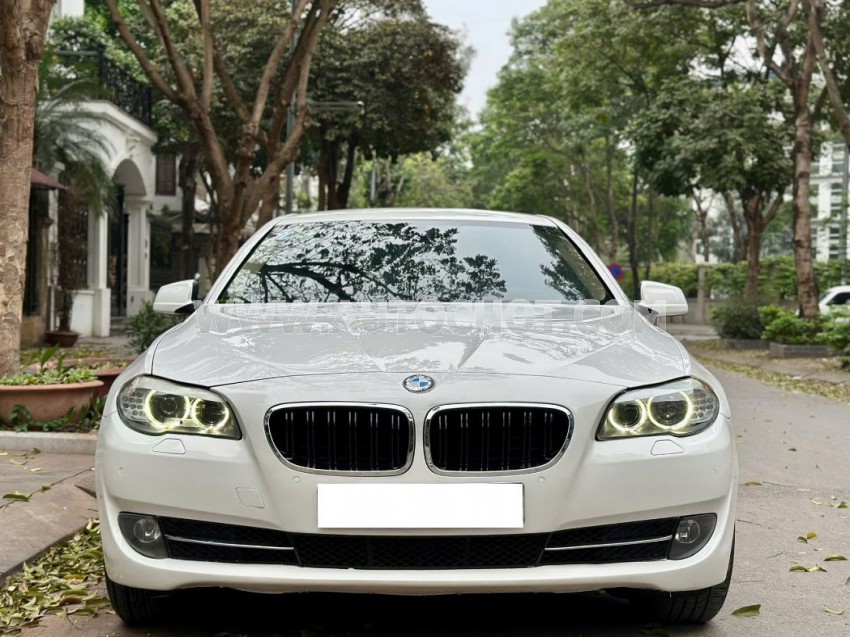 BMW 5 Series 523i 2011