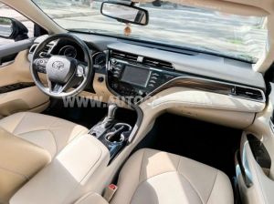 Xe Toyota Camry 2.0G 2020