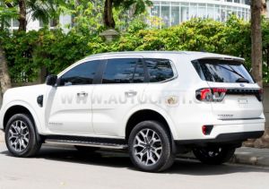 Xe Ford Everest Titanium 2.0L 4x2 AT 2024