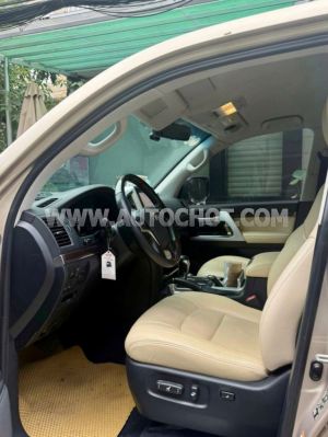 Xe Toyota Land Cruiser VX 4.6 V8 2017