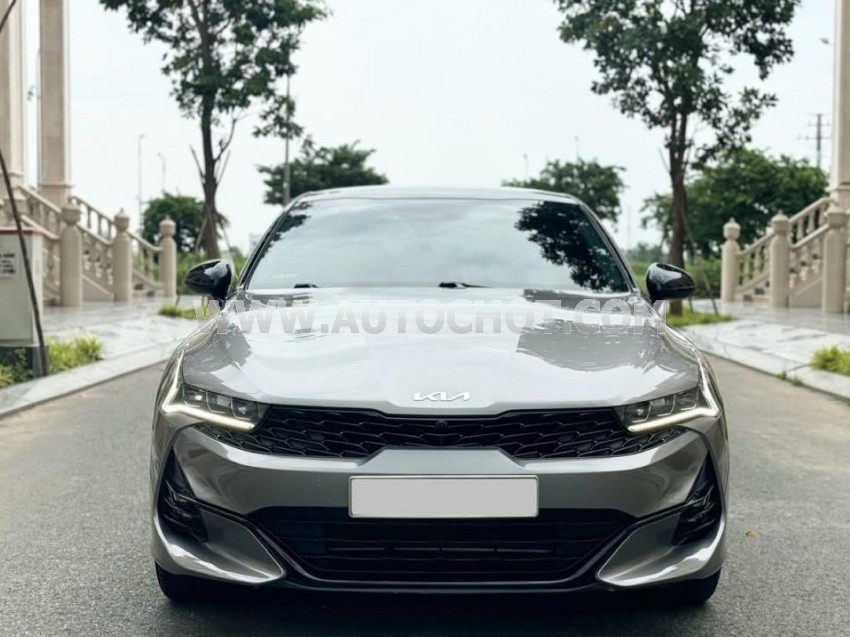 Kia K5 Premium 2.0 AT 2022