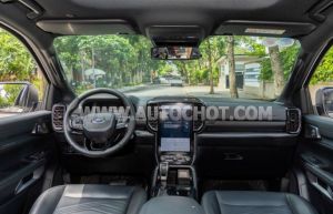 Xe Ford Everest Titanium 2.0L 4x2 AT 2024