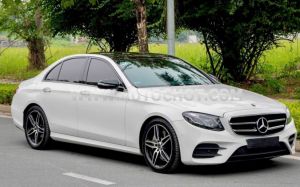 Xe Mercedes Benz E class E300 AMG 2020