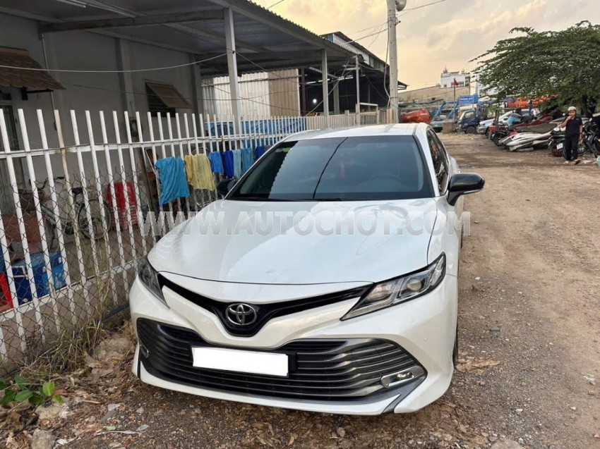 Toyota Camry 2.0G 2020
