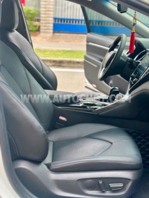 Xe Toyota Camry 2.0G 2020