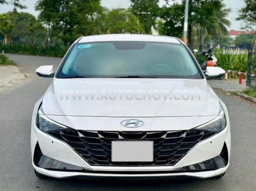 Xe Hyundai Elantra 2.0 AT Cao cấp 2023