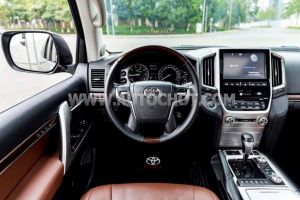 Xe Toyota Land Cruiser VX.R 5.7 V8 2016