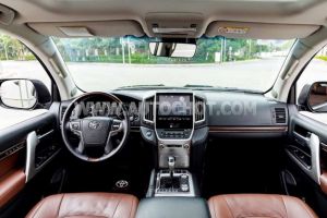 Xe Toyota Land Cruiser VX.R 5.7 V8 2016