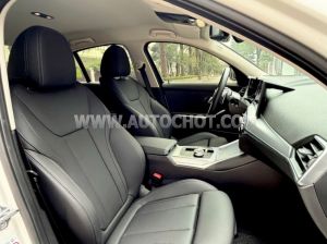 Xe BMW 3 Series 320i Sport Line 2024