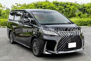 Xe Lexus LM 300h Royal Lounge 2020