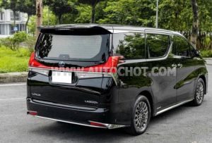 Xe Lexus LM 300h Royal Lounge 2020