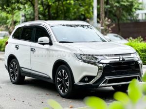 Xe Mitsubishi Outlander 2.0 CVT 2021