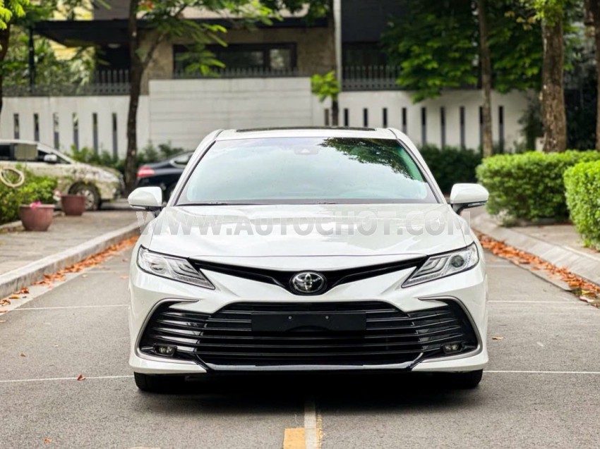 Xe Toyota Camry 2.0Q 2022
