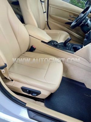 Xe BMW 3 Series 320i 2013