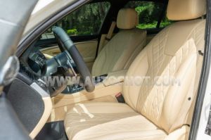 Xe BMW 5 Series 520i 2012