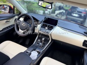 Xe Lexus NX 300 2017