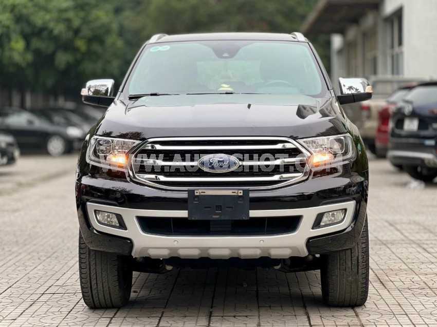 Xe Ford Everest Titanium 2.0L 4x4 AT 2019