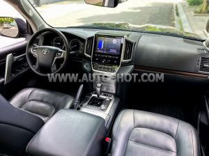 Xe Toyota Land Cruiser 4.6 V8 2019