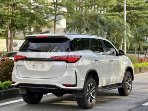 Xe Toyota Fortuner Legender 2.4L 4x2 AT 2022