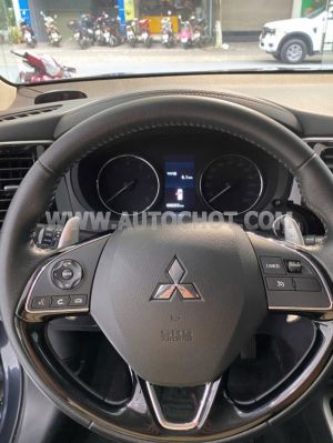 Xe Mitsubishi Outlander 2.0 CVT 2021