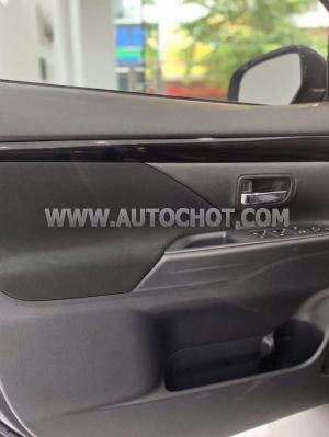 Xe Mitsubishi Outlander 2.0 CVT 2021