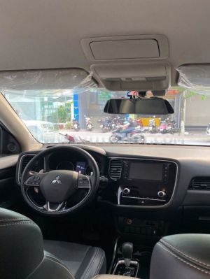 Xe Mitsubishi Outlander 2.0 CVT 2021