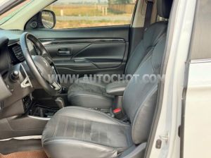 Xe Mitsubishi Outlander 2.0 CVT 2022