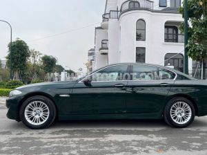 Xe BMW 5 Series 520i 2012