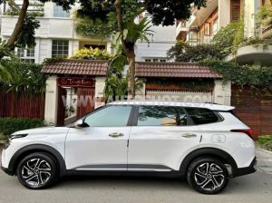 Xe Kia Carens 1.5G Luxury 2024