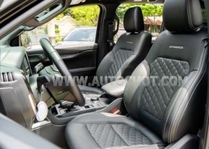 Xe Ford Everest Platinum 2.0L 4x4 AT 2025