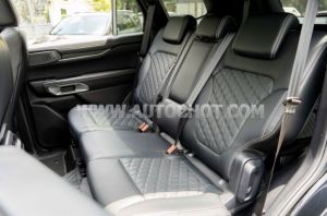 Xe Ford Everest Platinum 2.0L 4x4 AT 2025