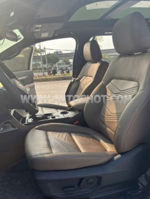 Xe Ford Everest Titanium 2.0L 4x2 AT 2022