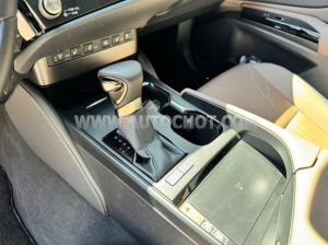 Xe Lexus ES 250 2025