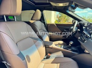 Xe Lexus ES 250 2025