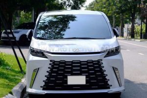 Xe Lexus LM 500h 2024