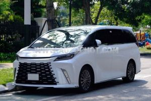 Xe Lexus LM 500h 2024