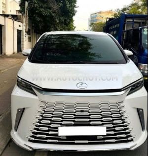Xe Lexus LM 500h 2024