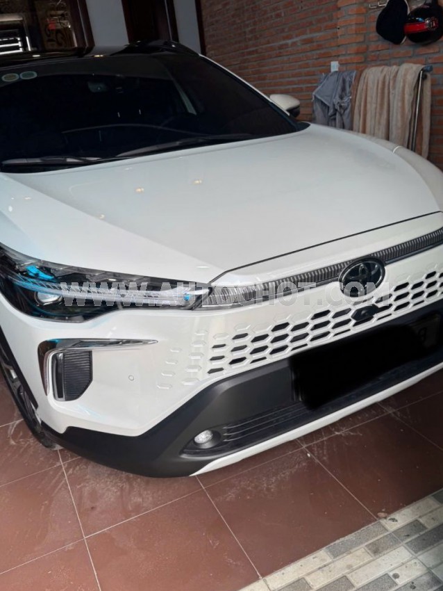 Xe Toyota Corolla Cross 1.8V 2025