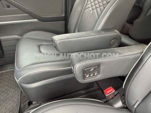 Xe Hyundai Custin Cao Cấp 2.0T 2025