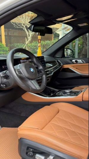 Xe BMW X5 xDrive40i M Sport 2024