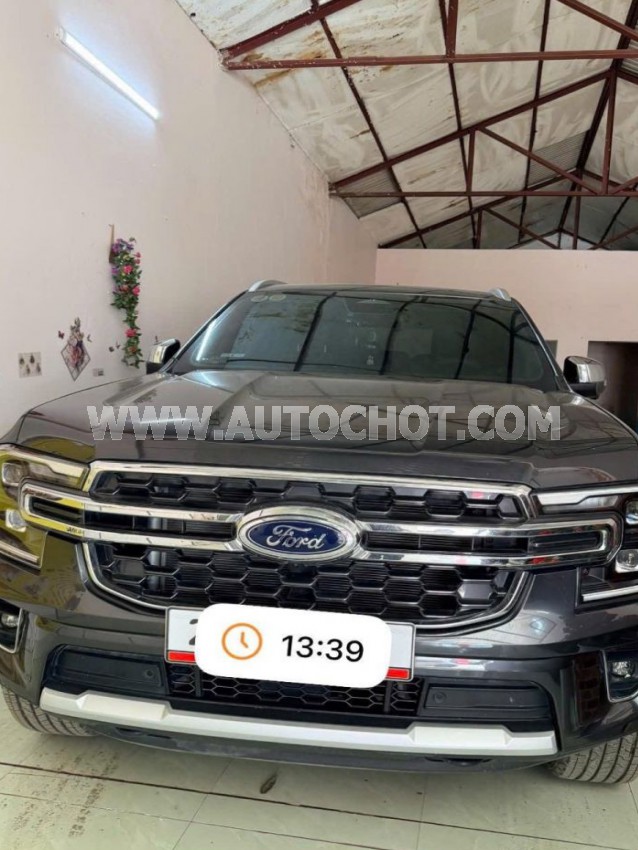 Xe Ford Everest Titanium Plus 2.0L 4x4 AT 2025