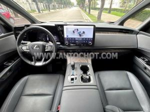 Xe Lexus LM 500h 2025