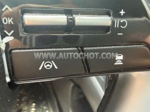 Xe Hyundai Custin Cao Cấp 2.0T 2024