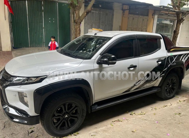 Xe Mitsubishi Triton Athlete 4x4 AT 2022