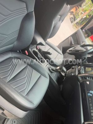 Xe Ford Everest Titanium 2.0L 4x2 AT 2019