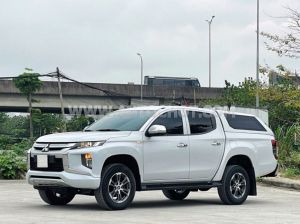 Xe Mitsubishi Triton 4x2 AT Mivec 2020