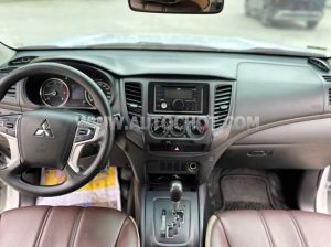 Xe Mitsubishi Triton 4x2 AT Mivec 2020