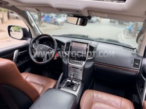 Xe Toyota Land Cruiser VX.R 5.7 V8 2016