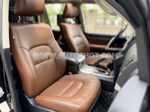 Xe Toyota Land Cruiser VX.R 5.7 V8 2016